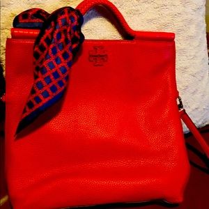 Brand new 🔥 orange Tory Burch purse.